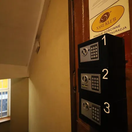 Nasz Klub - Goscinne B&B 포즈난